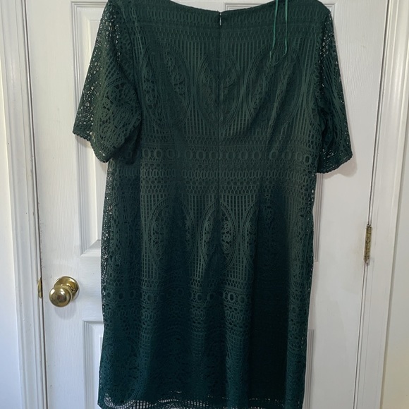 Ladies green dress - Picture 2 of 4
